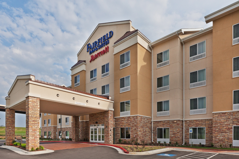 Exterior of Fairfield Inn & Suites Tulsa Catoosa hotel